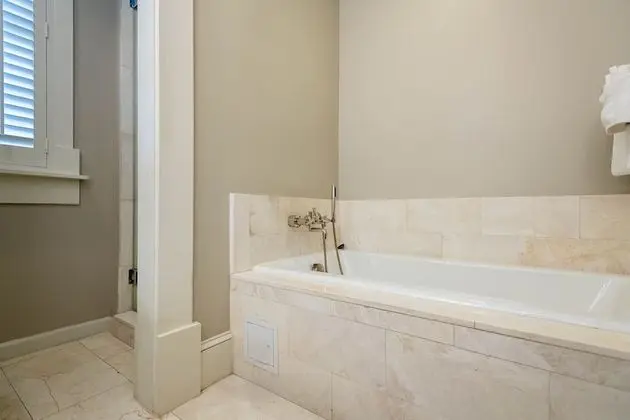 Standard Oda, 1 En Büyük (King) Boy Yatak, Muhtelif Manzaralı (Town View Guest Room)