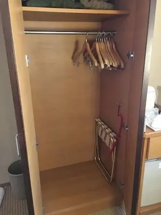 İki Ayrı Yataklı Oda, Sigara İçilmez