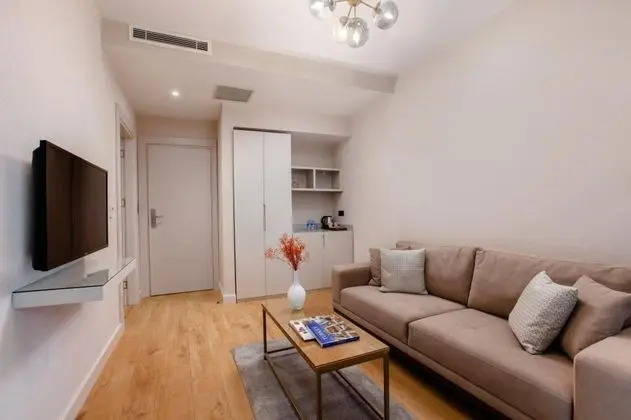 Suite, Sokak Manzaralı, Klimalı