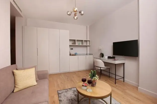 Suite, Sokak Manzaralı, Klimalı