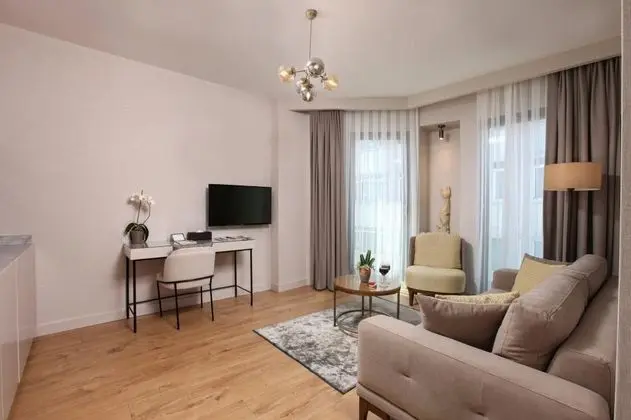 Suite, Sokak Manzaralı, Klimalı
