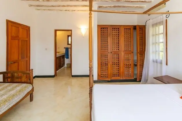 Villa, 4 Yatak Odası, Teras, Havuz Manzaralı