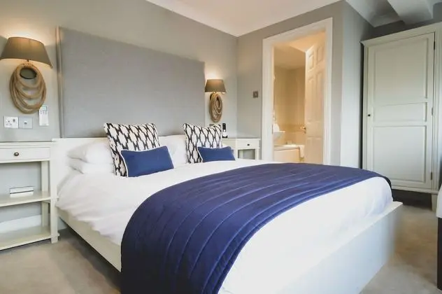 Tek Büyük Yataklı Oda, Banyolu/Duşlu (Bath/Shower)