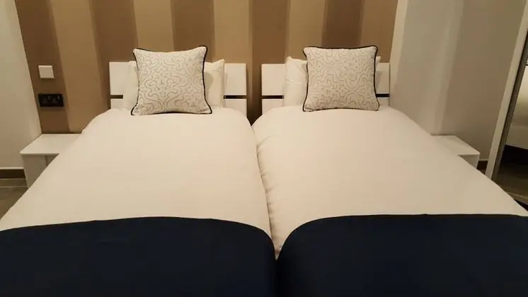 Tek Büyük veya İki Ayrı Yataklı Oda, Balkon