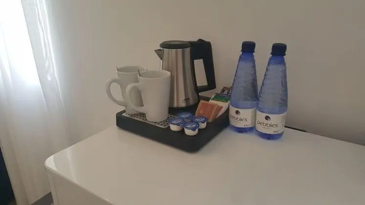 Tek Büyük veya İki Ayrı Yataklı Oda, Balkon