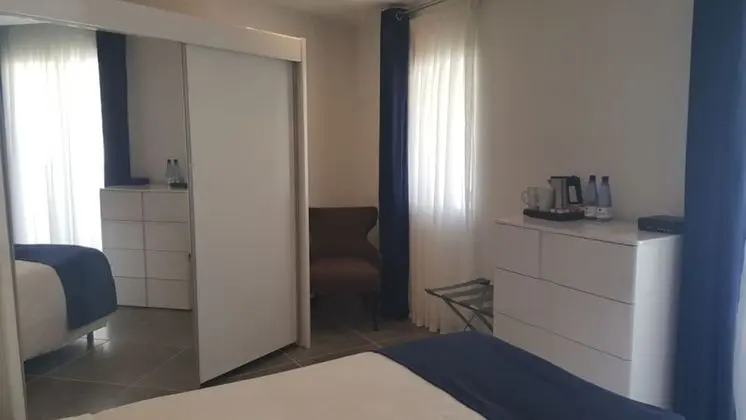 Tek Büyük veya İki Ayrı Yataklı Oda, Balkon