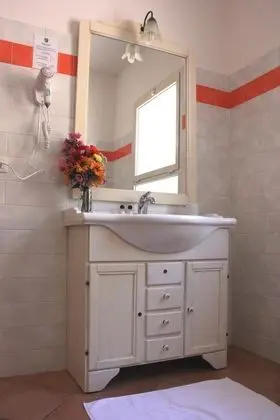 Dört Kişilik Oda, 1 En Büyük (King) Boy Yatak ve Çekyat, Koy Manzaralı