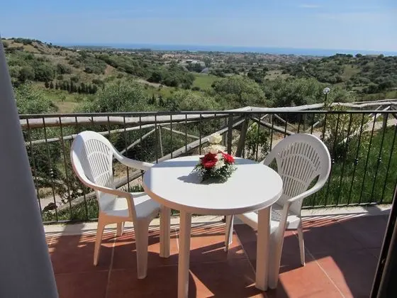 Tek Büyük Yataklı Oda, Koy Manzaralı