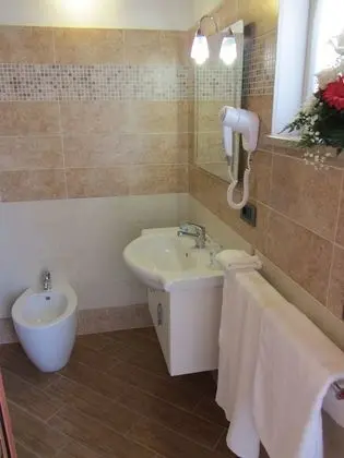 Tek Büyük Yataklı Oda, Koy Manzaralı