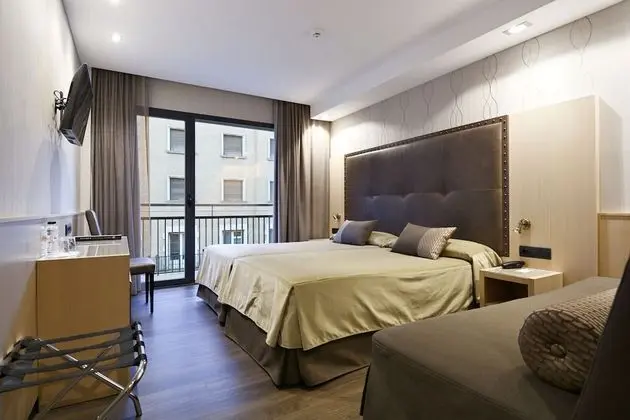 Tek Büyük veya İki Ayrı Yataklı Oda