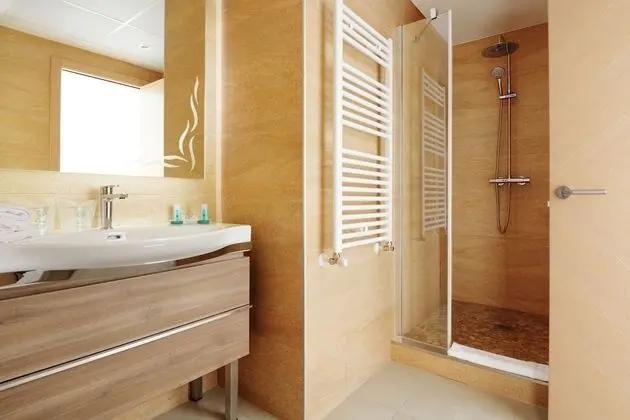 Tek Büyük veya İki Ayrı Yataklı Oda