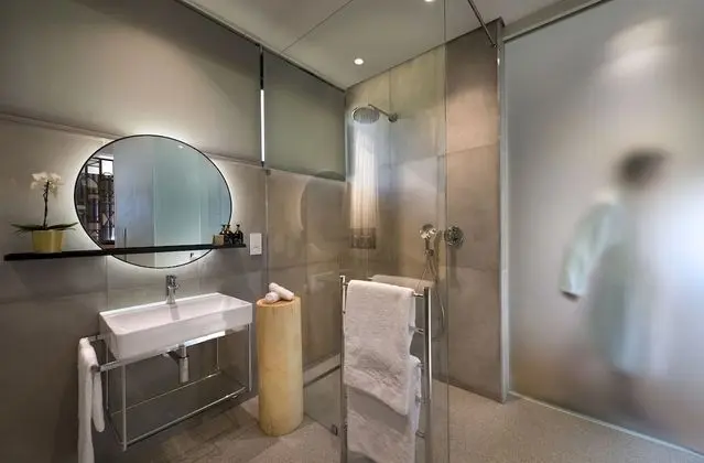 Luxury Oda