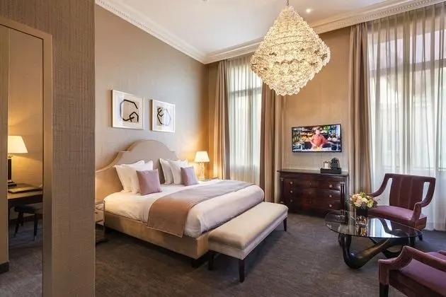 Luxury Suite