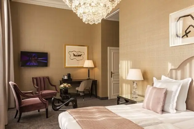 Luxury Suite