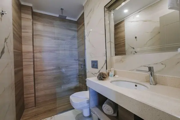 Akyazi Suite with Jacuzzi and Sea View