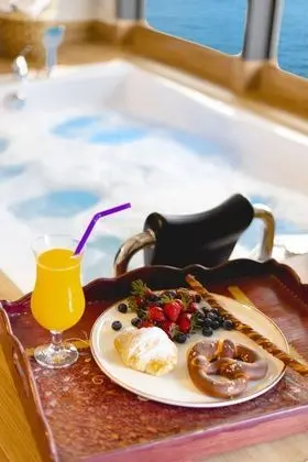 Black Sea Suite with Jacuzzi and Sea View