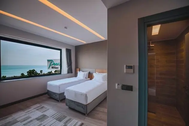 Deluxe Twin Room with Garden and Terrace