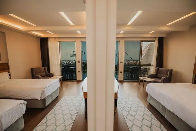 Deluxe Twin Room with Garden and Terrace