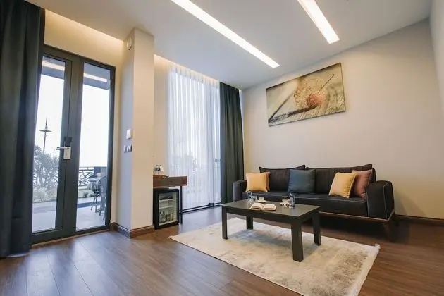 Premium Suite with Garden and Terrace