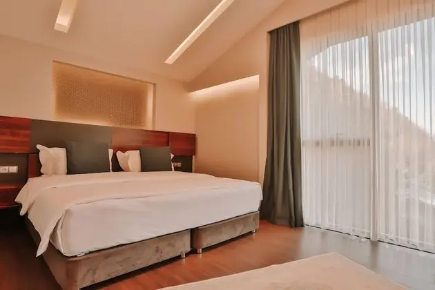 Roof Suite with Jacuzzi and Sea View