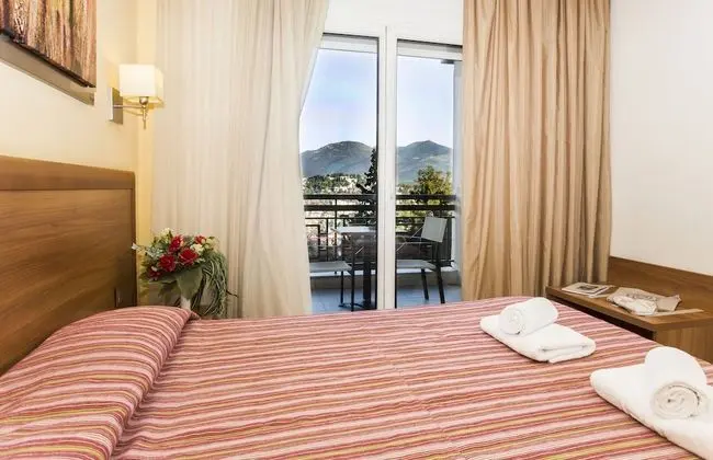 Comfort Büyük Yataklı Tek Kişilik Oda