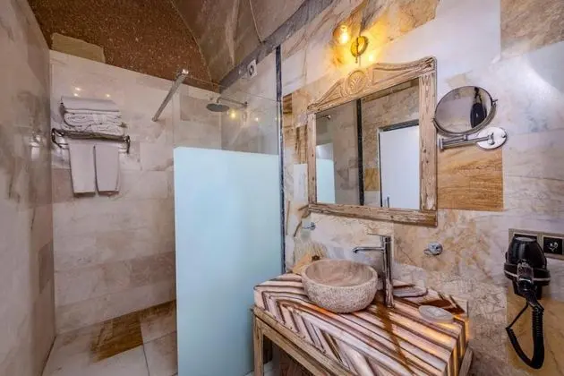 King Suite - Jakuzili,avlu Manzaralı,havuzlu