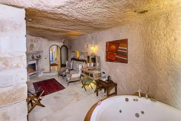 King Suite - Jakuzili,avlu Manzaralı,havuzlu