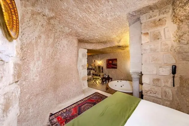 King Suite - Jakuzili,avlu Manzaralı,havuzlu