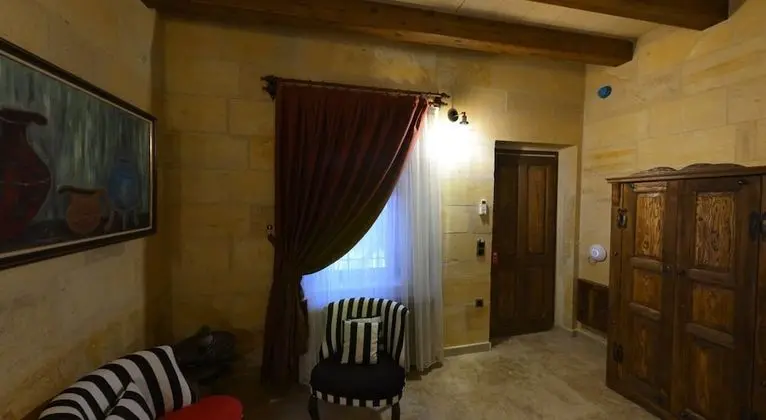 Honeymoon Room