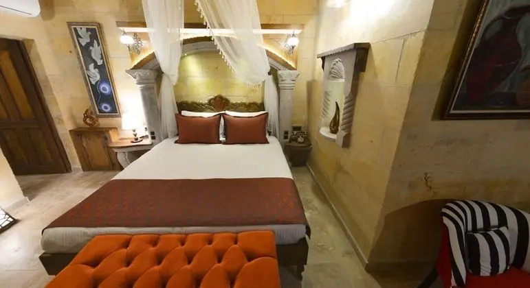 Honeymoon Room