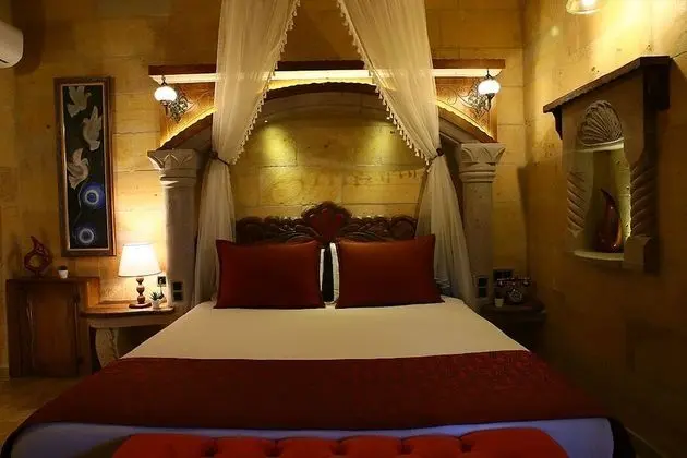 Honeymoon Room