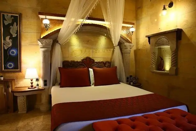 Honeymoon Room