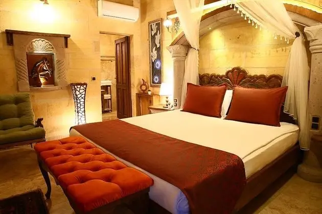 Honeymoon Room