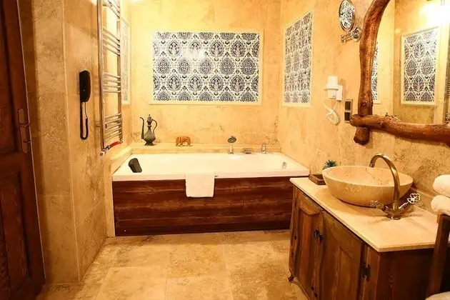 Honeymoon Room