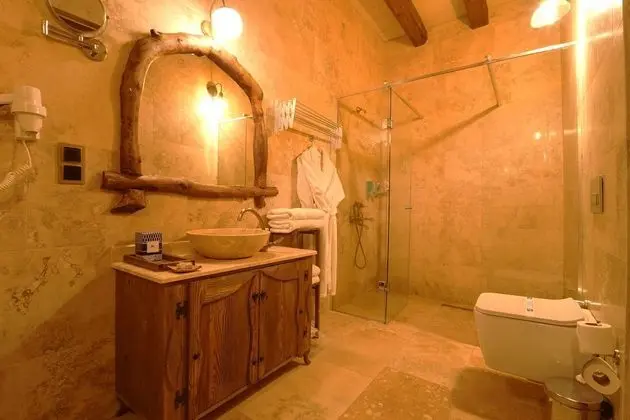 Honeymoon Room