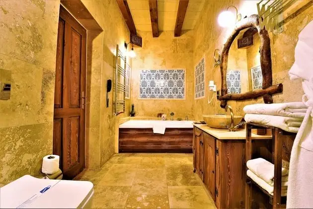 Honeymoon Room