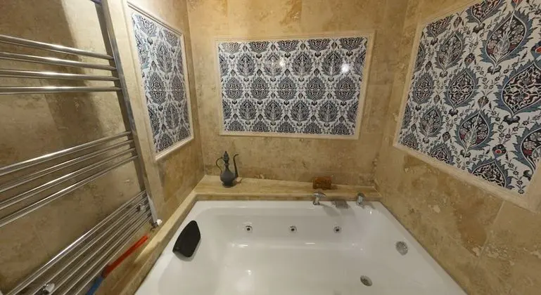 Honeymoon Room