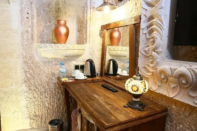 Honeymoon Suite