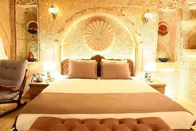 Honeymoon Suite