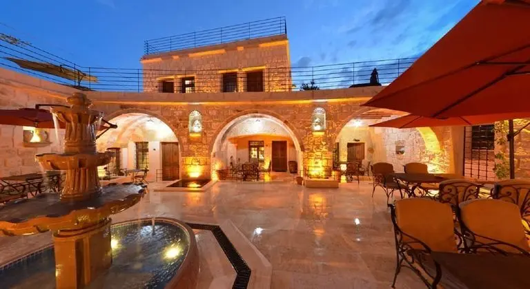 Honeymoon Suite