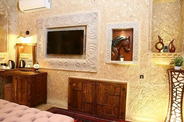 Honeymoon Suite