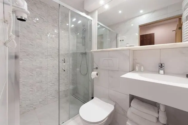 Tek Büyük Yataklı Oda, Dağ Manzaralı