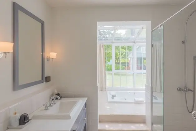 Deluxe Jacuzzi Villa