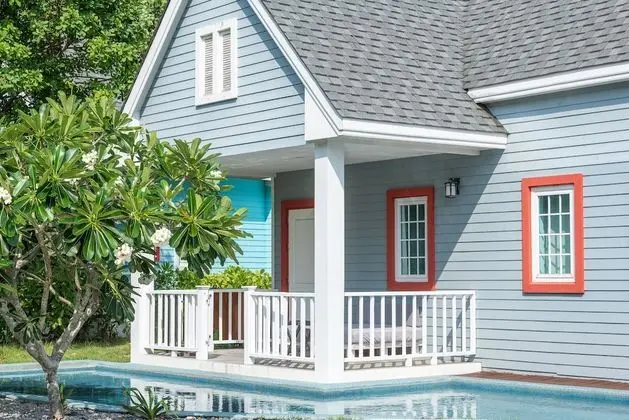 Deluxe Pool-Access