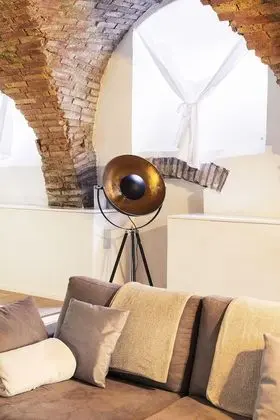 Büyük Yataklı Tek Kişilik Oda