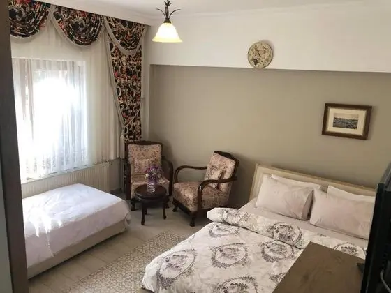 Aile Odası, Bahçe Manzaralı