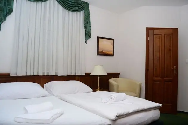 Tek Büyük veya İki Ayrı Yataklı Oda