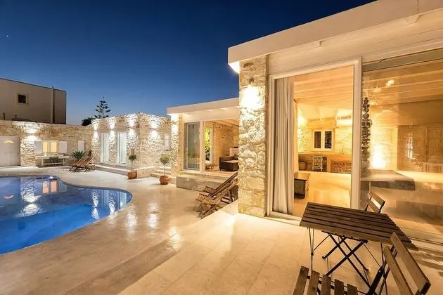Villa, Havuz Kenarı