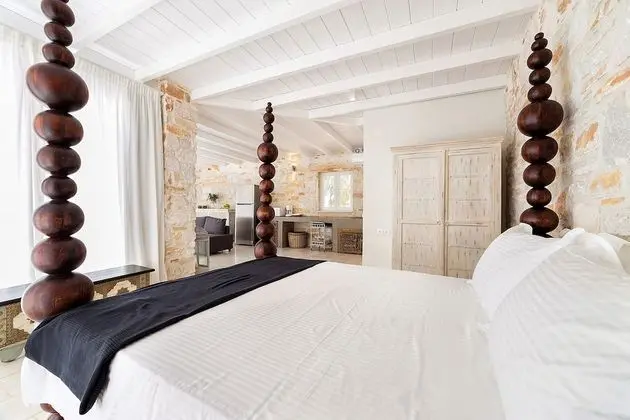 Villa, Havuz Kenarı