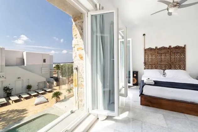 Villa, Havuz Kenarı